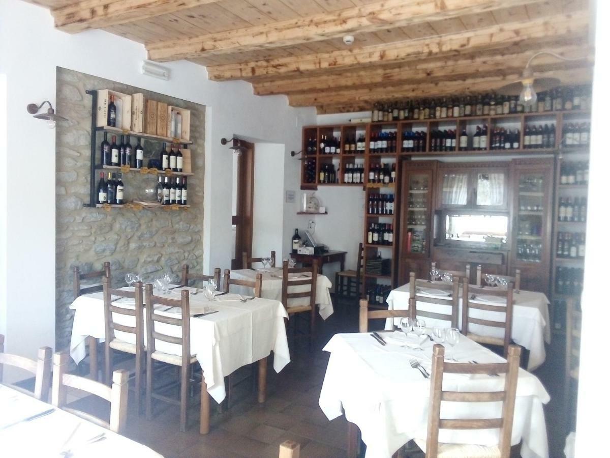 La Foresta Albergo Ristorante Pizzeria Badia Prataglia Extérieur photo