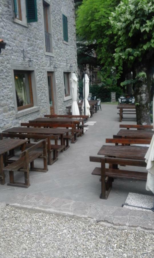 La Foresta Albergo Ristorante Pizzeria Badia Prataglia Extérieur photo